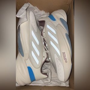 Adidas, Size 6, Cream, Blue.